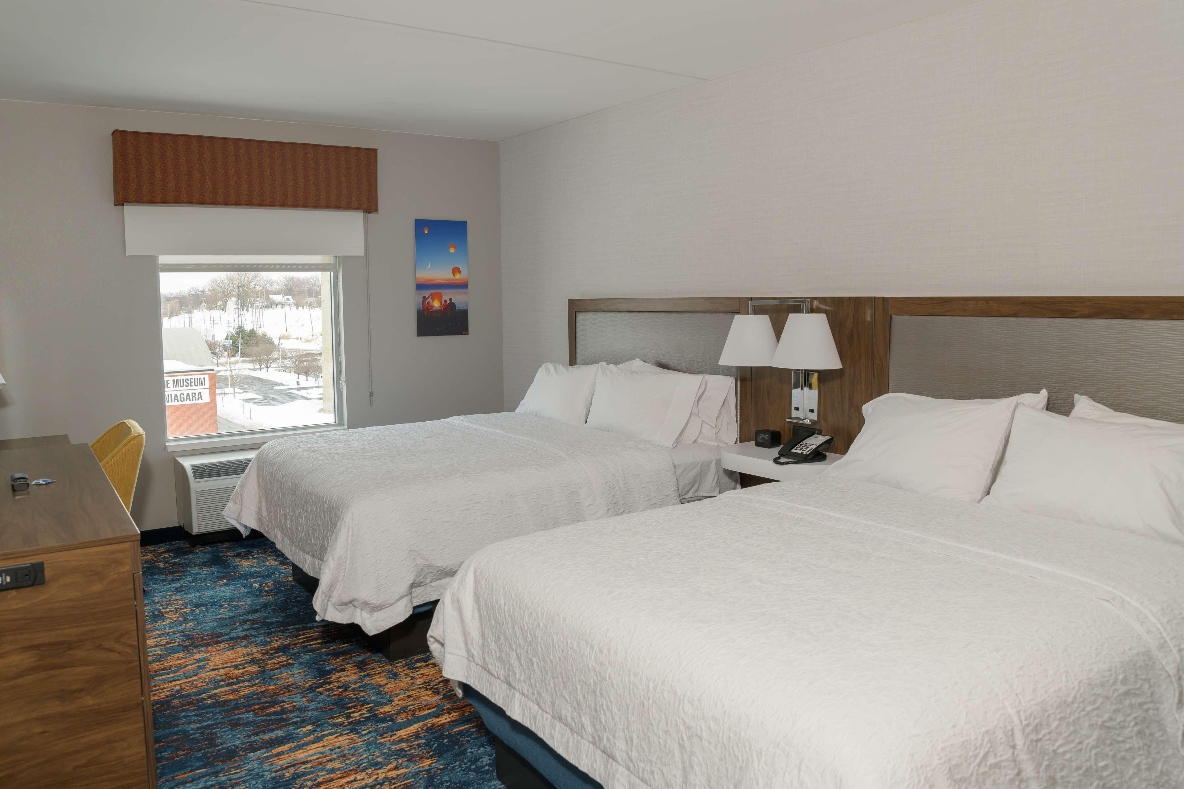 Hampton Inn & Suites Erie Bayfront Экстерьер фото