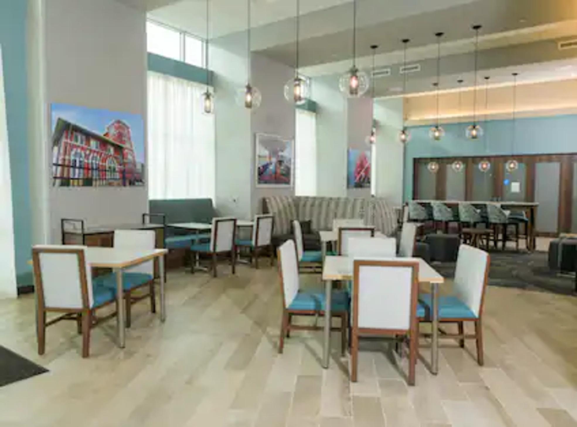Hampton Inn & Suites Erie Bayfront Экстерьер фото