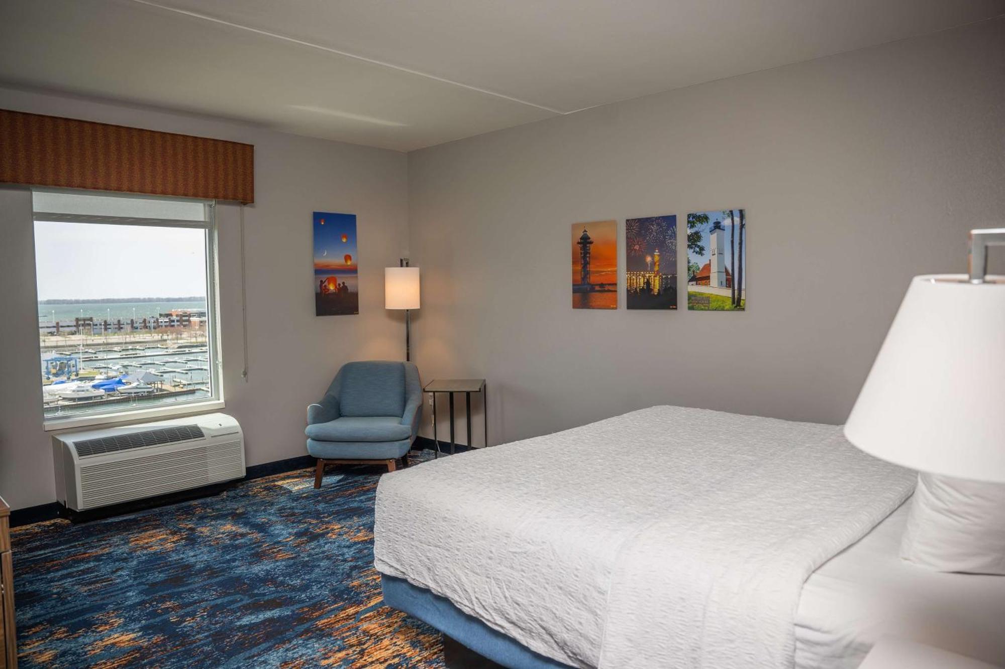 Hampton Inn & Suites Erie Bayfront Экстерьер фото