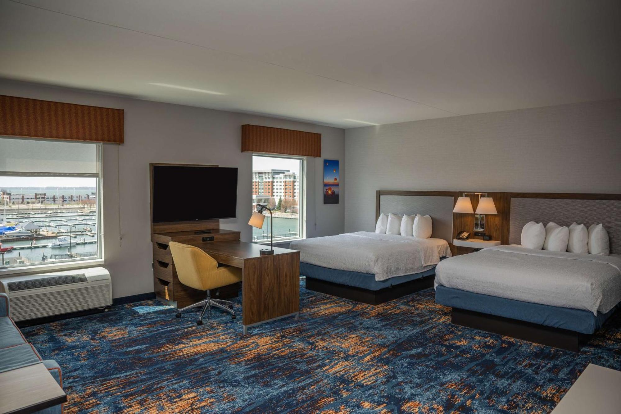 Hampton Inn & Suites Erie Bayfront Экстерьер фото