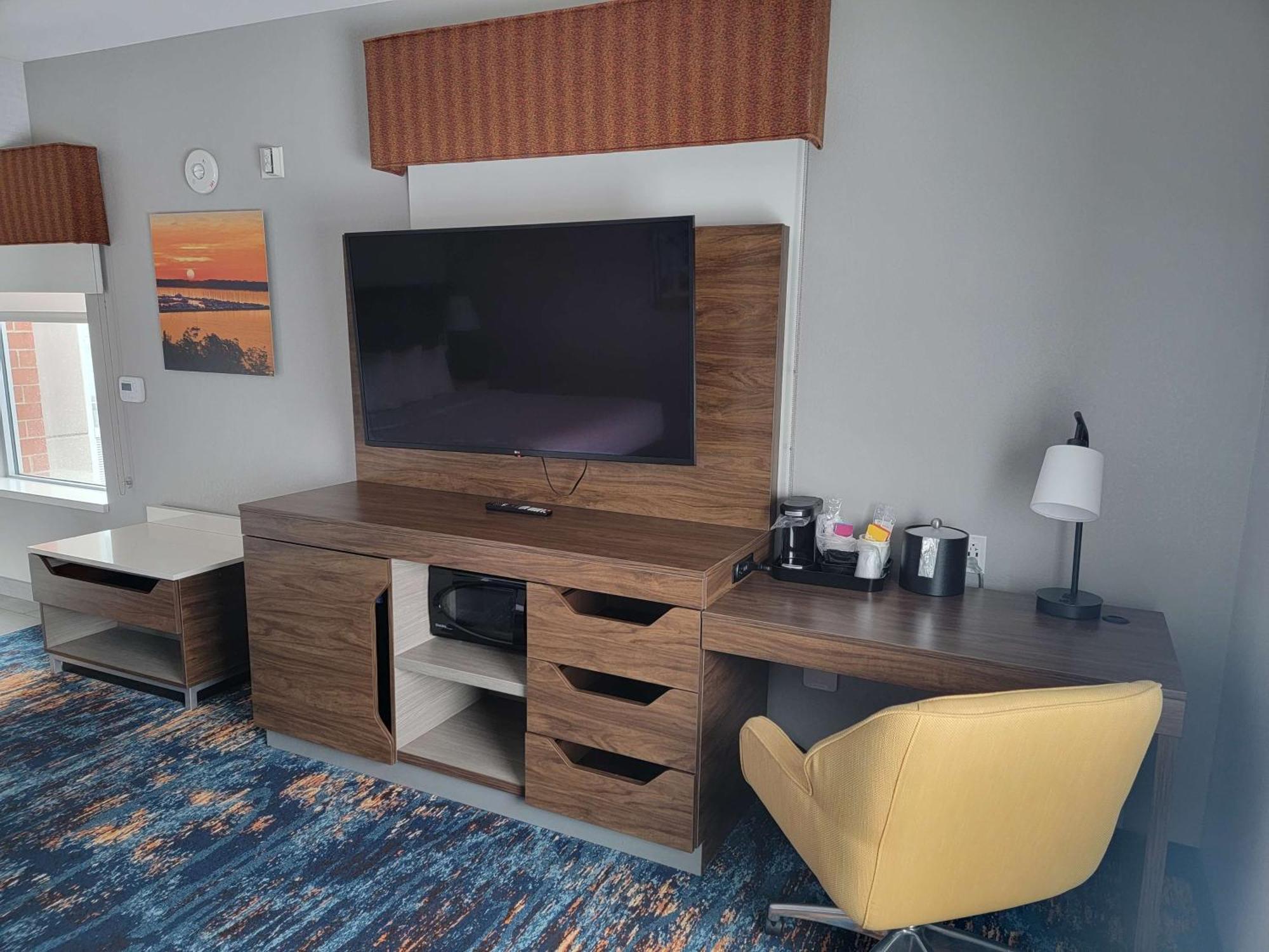 Hampton Inn & Suites Erie Bayfront Экстерьер фото