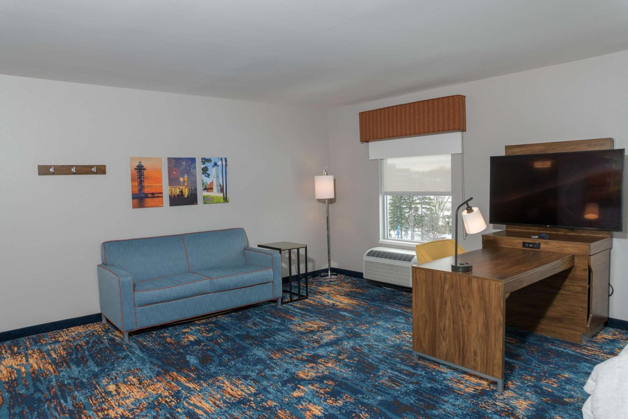 Hampton Inn & Suites Erie Bayfront Экстерьер фото