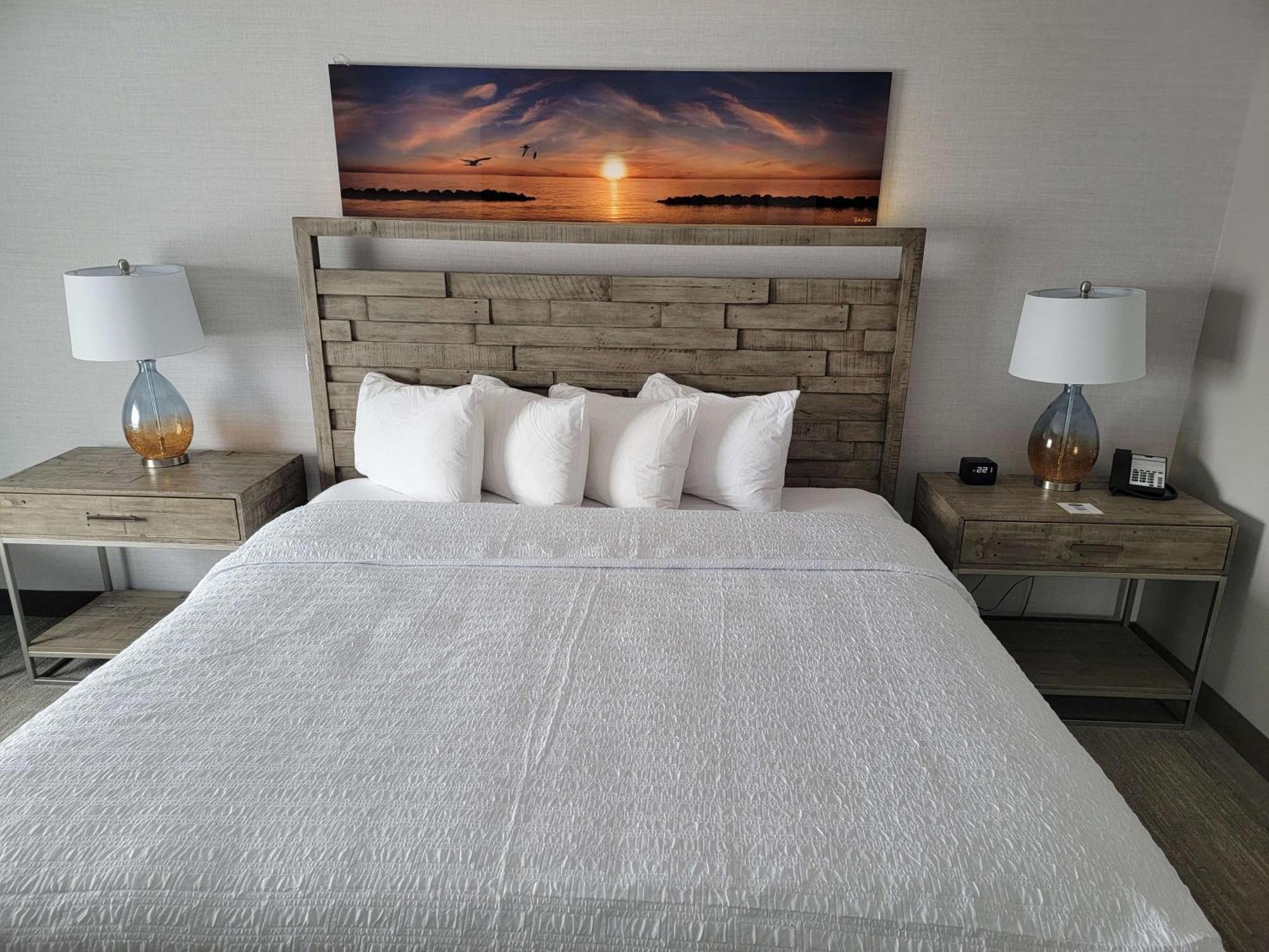 Hampton Inn & Suites Erie Bayfront Экстерьер фото