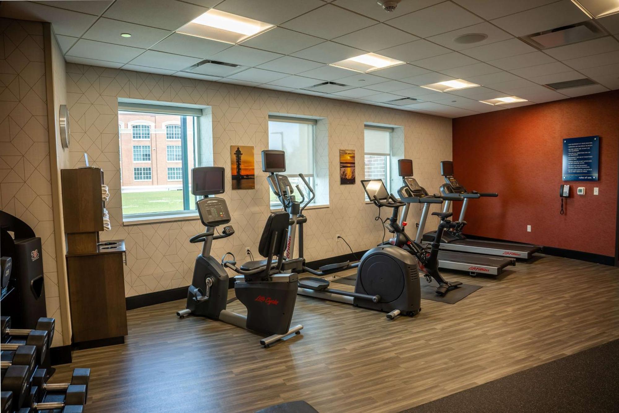 Hampton Inn & Suites Erie Bayfront Экстерьер фото