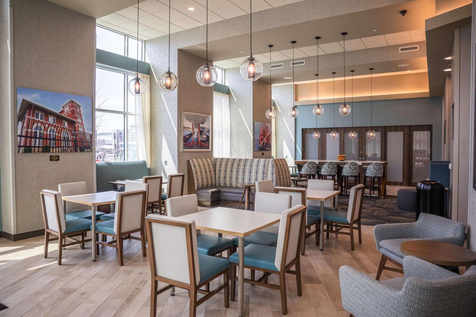 Hampton Inn & Suites Erie Bayfront Экстерьер фото