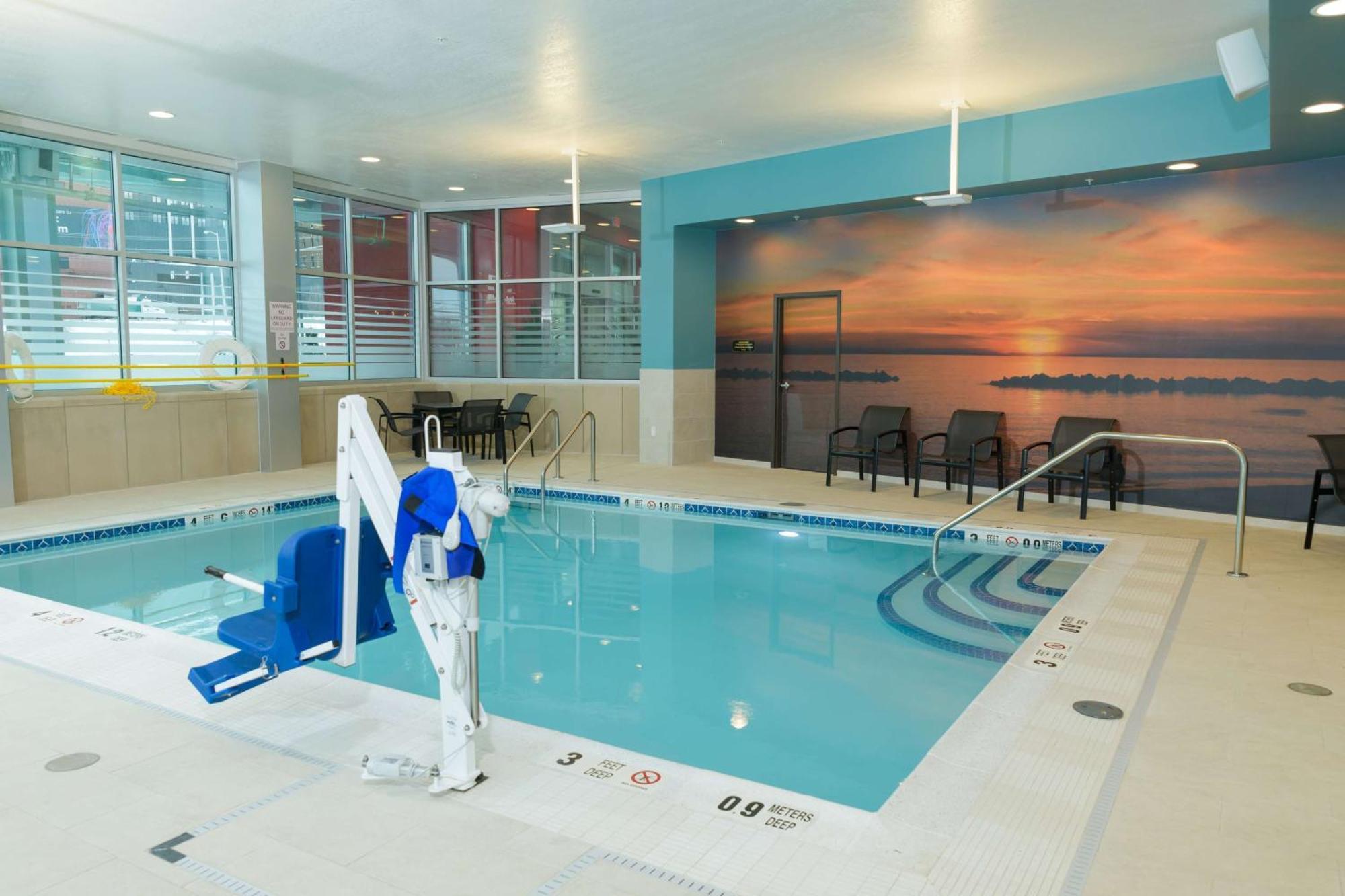 Hampton Inn & Suites Erie Bayfront Экстерьер фото